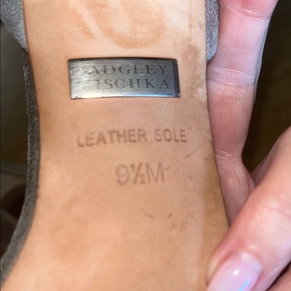 Badgley Mischka Metallic Silver Embellished Heels  SZ 9 1/2 M w/ dust bag - Picture 12 of 15